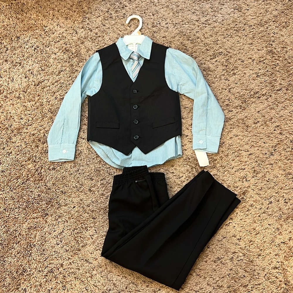 Toddler’s Van Heusen Formal Outfit